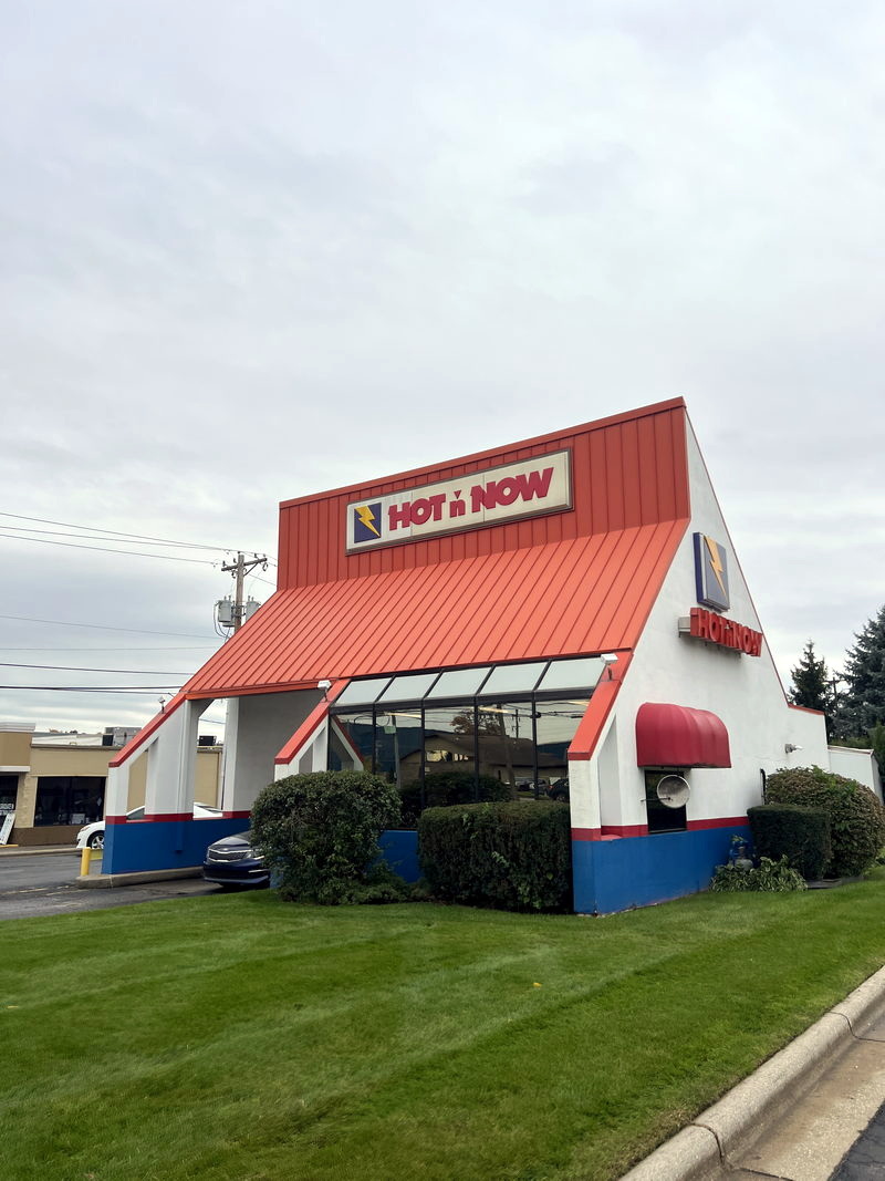 Hot n Now Hamburgers - Oct 22 2023 Photo (newer photo)